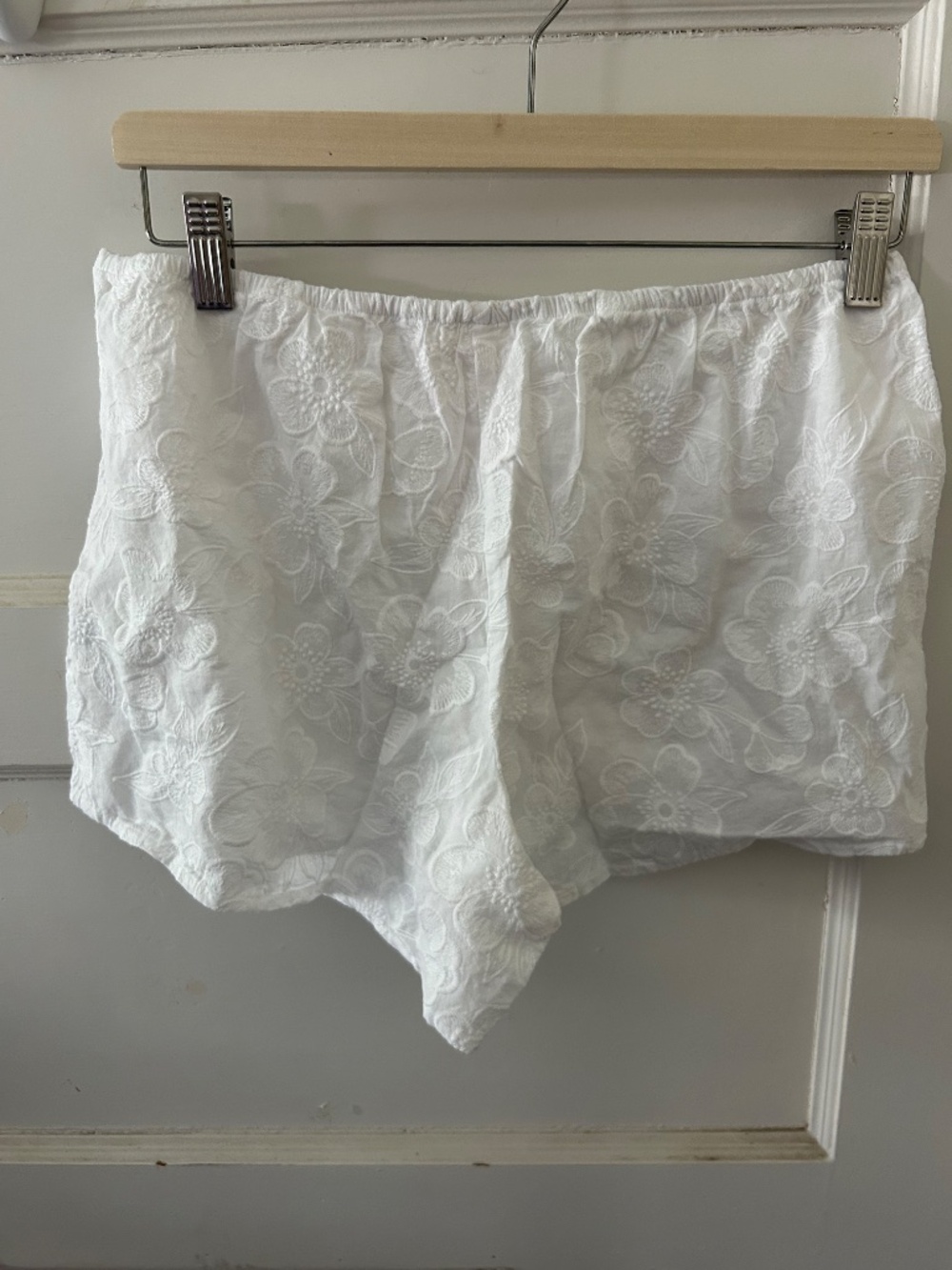 Shorts - Picture 3 of 4